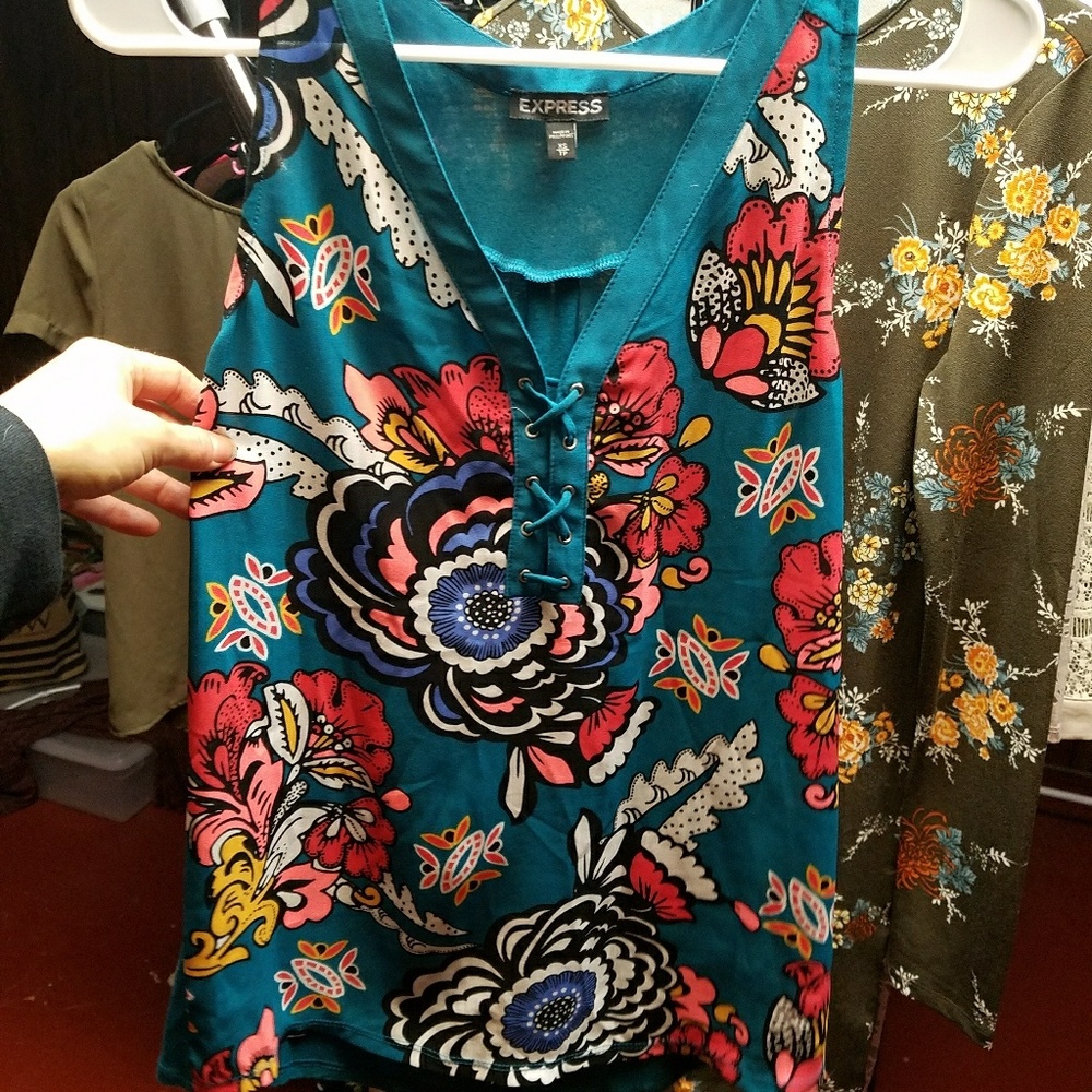Express floral tank top